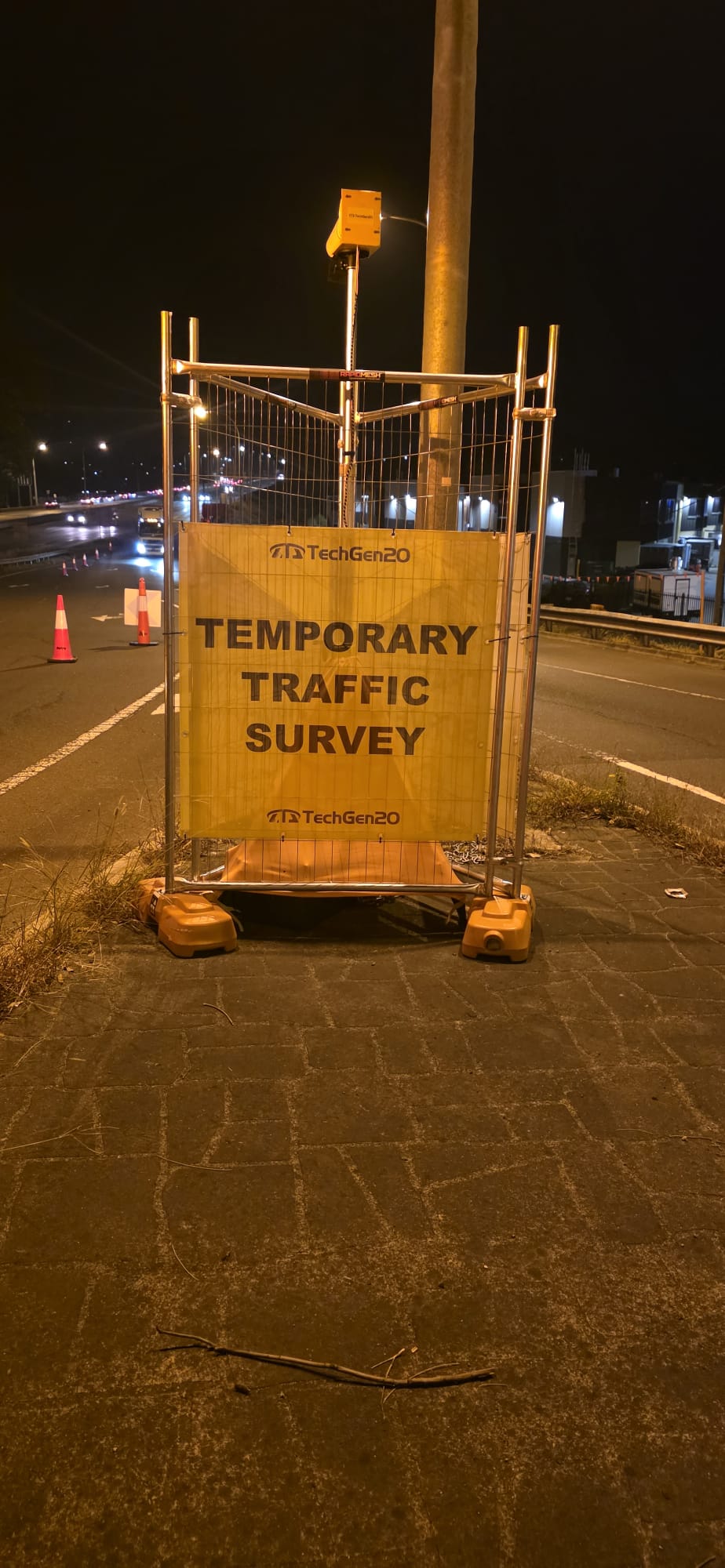 Techgen20 survey unit operating at night on the M5 Motorway